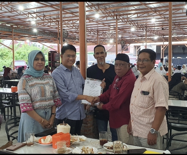 Tugaskan Konsolidasi, PB Serahkan SK Pengesahan Kepengurusan PW MABMI Sumatera Utara Masa Bakti 2026-2031 1 Tugaskan Konsolidasi, PB Serahkan SK Pengesahan Kepengurusan PW MABMI Sumatera Utara Masa Bakti 2026-2031