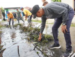 Rico Waas Tuntaskan Keluhan KTP hingga Pastikan Gang Cipto Diperbaiki Tahun Ini