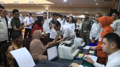 PKH Medan Makmur Disalurkan, Rico Waas Serahkan Bantuan Untuk 10 Ribu Warga Lansia Dan Disabilitas