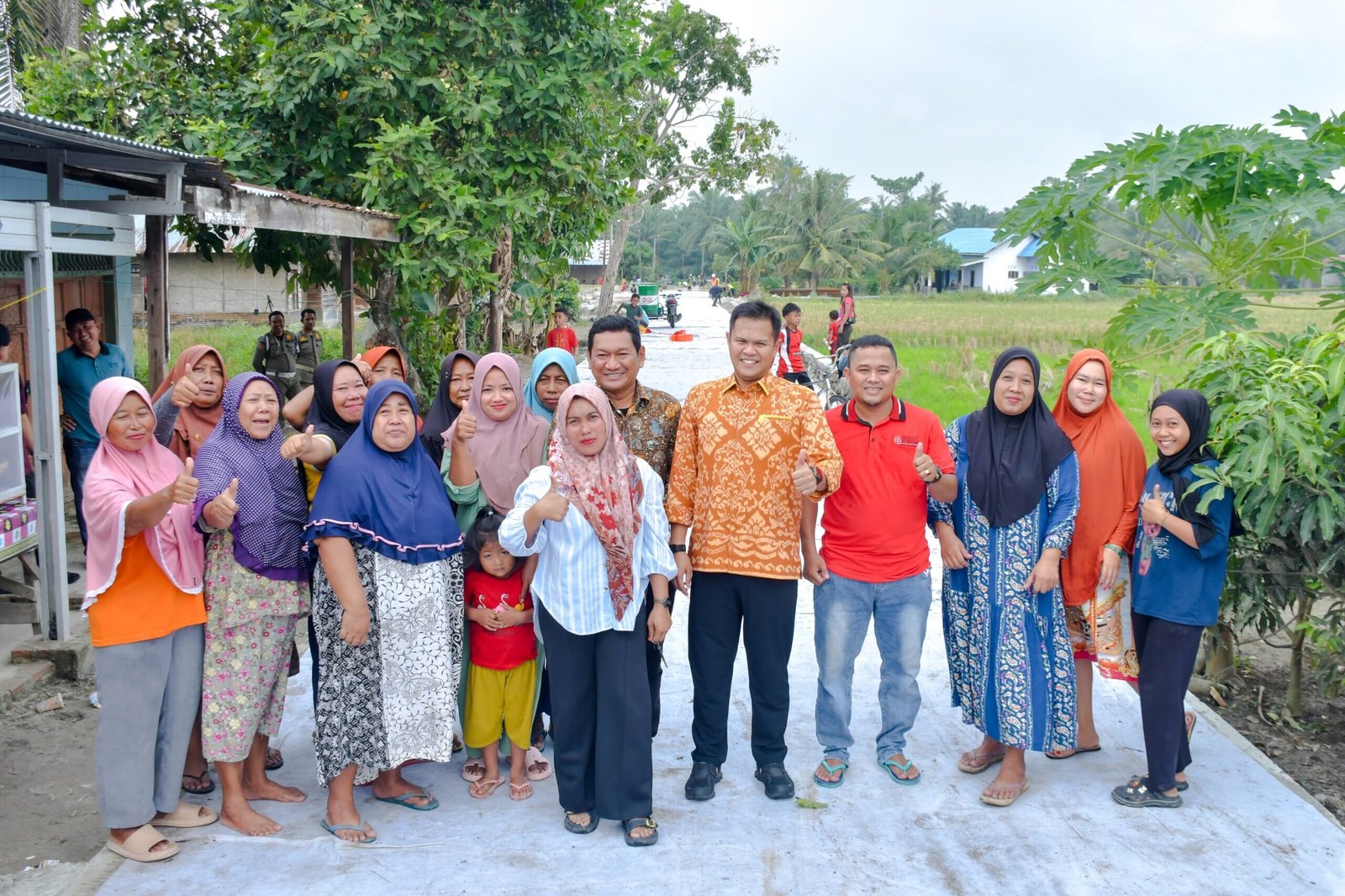Adlin Tinjau Jalan Sialang Buah - Pematang Kuala, Harapan Warga Terwujud