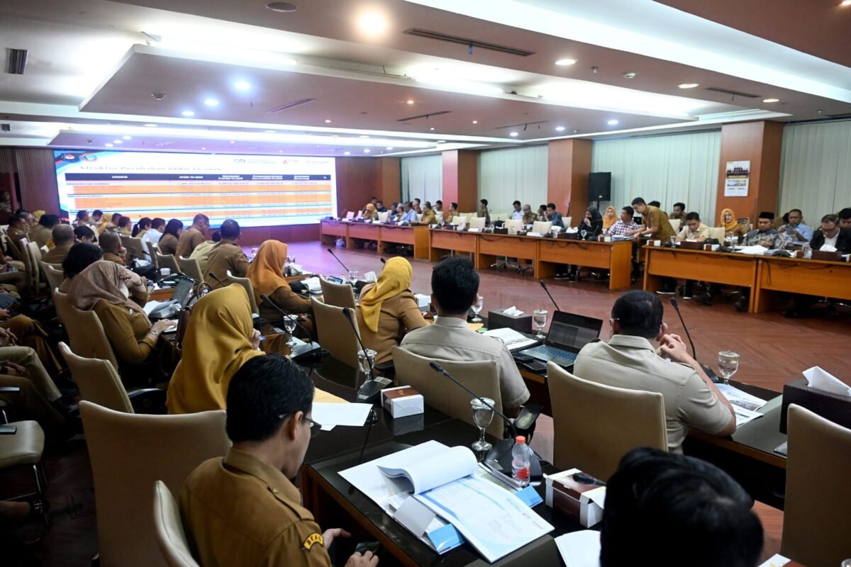 Tuntaskan Evaluasi P-APBD 2026, Pendapatan Daerah Naik Rp1,29 Triliun