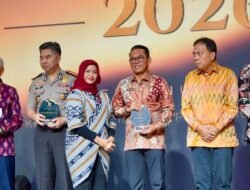 Rico Waas Raih Penghargaan Achievement Person KI Sumut Award 2026