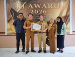 Dukung Pemko Medan, Arrahmaan Pane Terima Penghargaan KI Sumut