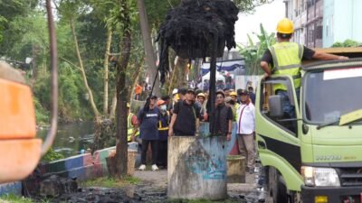 Atasi Sampah Menumpuk, Rico Waas Siapkan 26 Truk dan 151 Becak Motor Pengangkut Sampah
