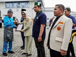Hari Sumpah Pemuda Ke-98, Wagubsu Serahkan Penghargaan Kepada Tujuh Organisasi Kepemudaan